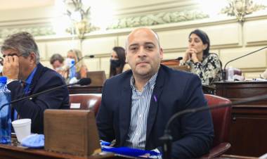Presentan Ley para acortar la brecha digital en adultos mayores