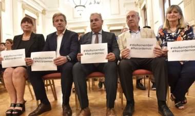 Santa Fe recordó a las víctimas del Holocausto con un sentido acto