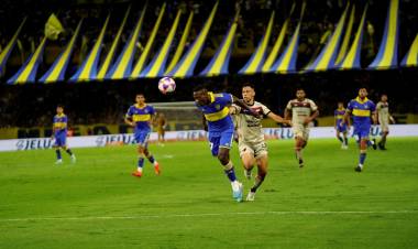 Colón le ganó a Boca en La Bombonera y salió del último puesto