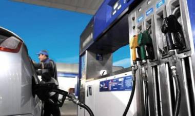 Combustibles continuarán teniendo subas del 4% mensual hasta el 15 de agosto