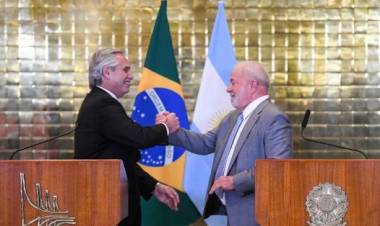 Lula, con Alberto Fernández: "El FMI no puede presionar a un país que quiere crecer y mejorar la vida del pueblo"