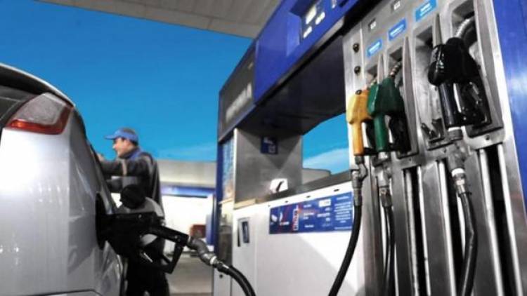 Combustibles continuarán teniendo subas del 4% mensual hasta el 15 de agosto