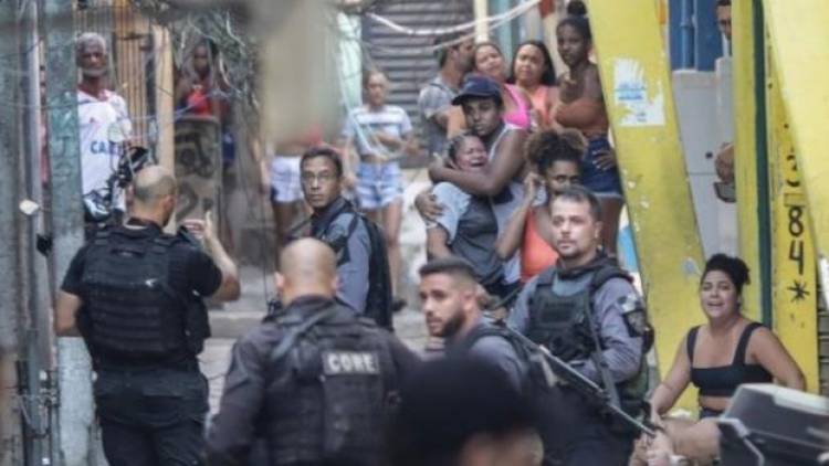 Brasil: La muerte de un policía disparó un operativo en el que murieron 10 personas