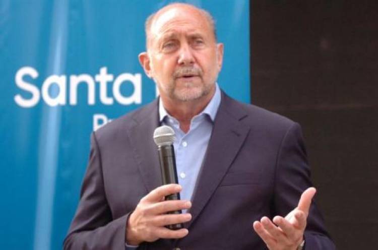 El Gobernador confirmó el congelamiento de tarifas de agua y luz en Santa Fe