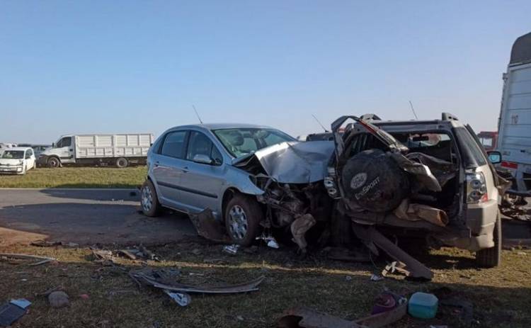 Tormenta de viento:  Al menos un muerto y decenas de heridos tras impactante choque múltiple en autopista Rosario-Córdoba