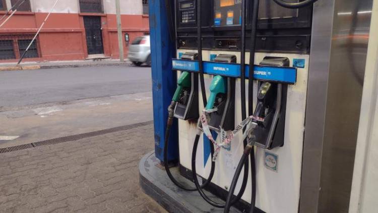 Falta combustibles en Córdoba y las subas superan lo acordado con el Gobierno