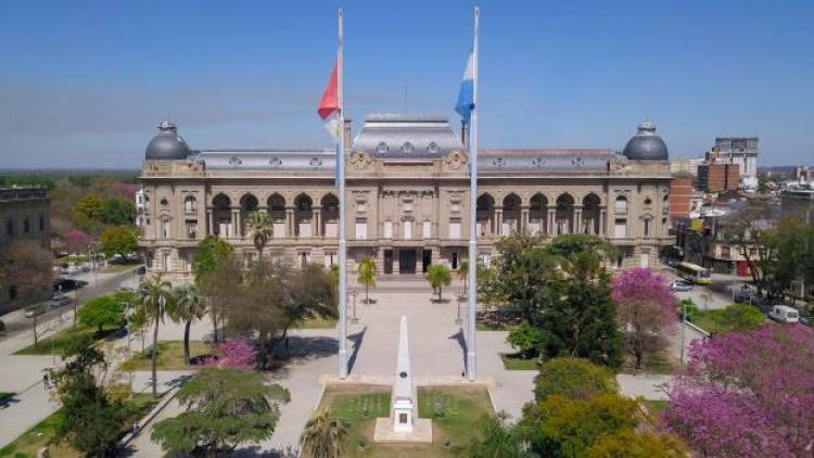 El Gobierno anunció que saldará en marzo la deuda de la paritaria 2023