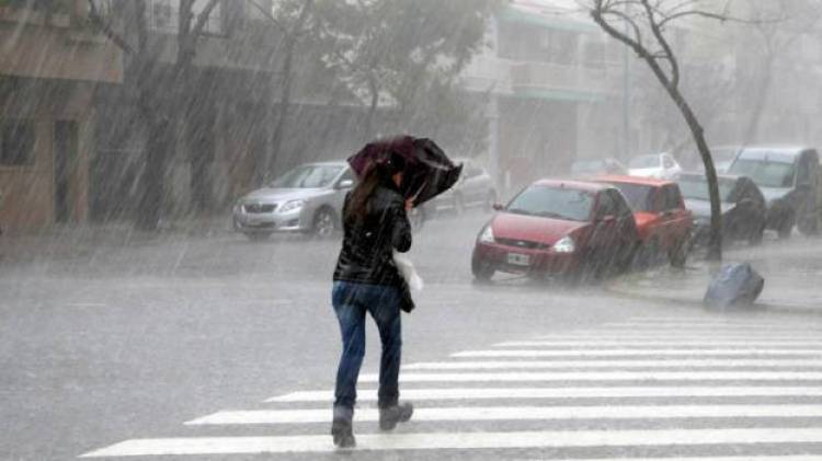 Con alertas por tormentas, termina el verano y llega el frente frío