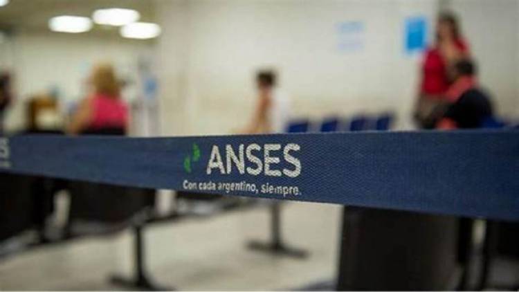 El gobierno nacional confirma que analiza un nuevo bono para jubilados
